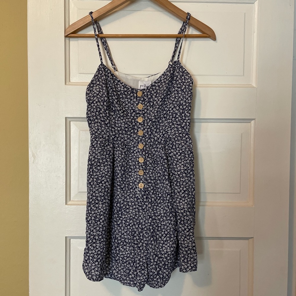 Princess Polly romper size small